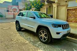 جیپ گراند شیرۆکی